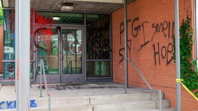 5th-precinct-vandalism-.jpg 