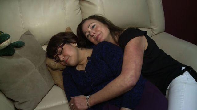 us-0226-cuddle-640x360.jpg 