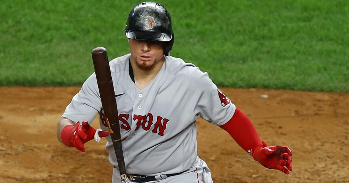 Ex-Red Sox Christian Vazquez celebrates World Series win with dig