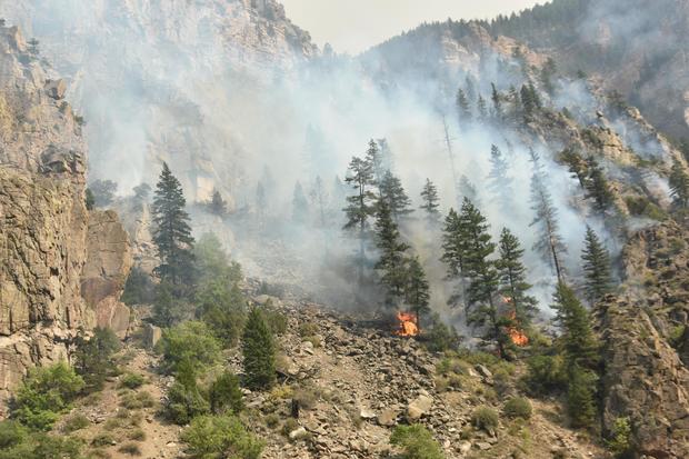 grizzly creek fire 