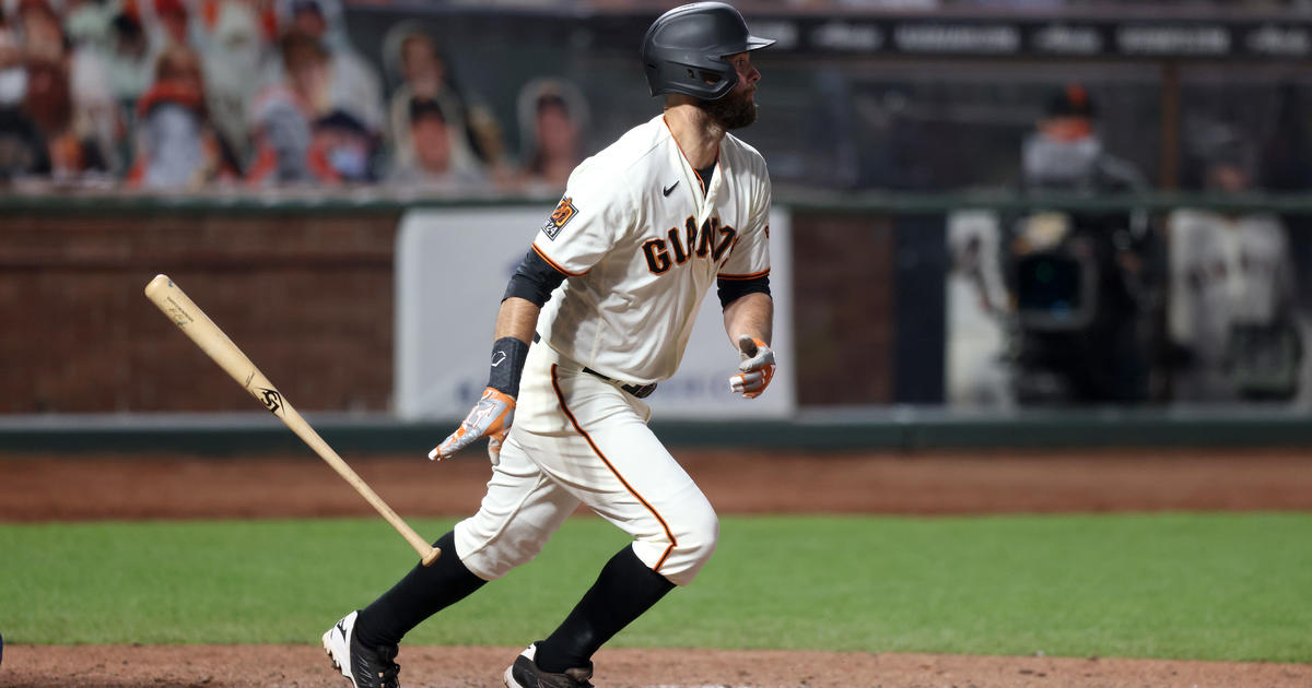 Donovan Solano slugs Giants past Dodgers in 11th inning 10-8