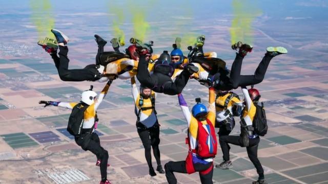 cbsn-fusion-team-of-women-skydivers-celebrate-womens-suffrage-thumbnail-538678-640x360.jpg 