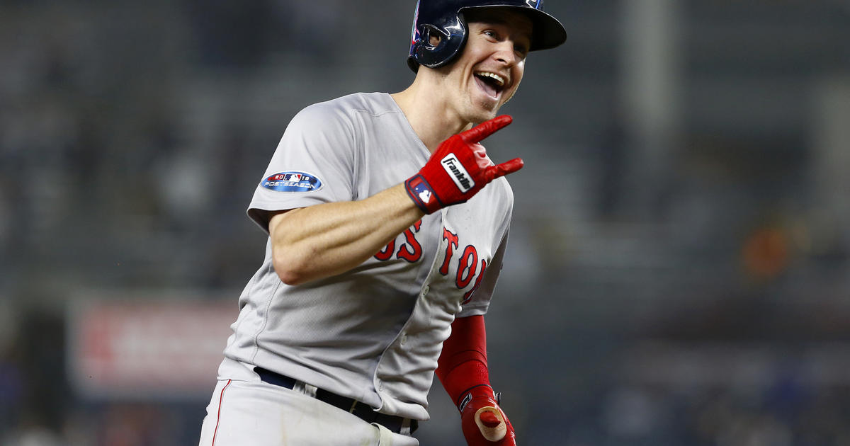 Nationals sign former Red Sox utility man Brock Holt