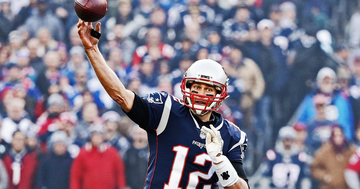 Tom Brady preparing to start AFC championship game with  no glove