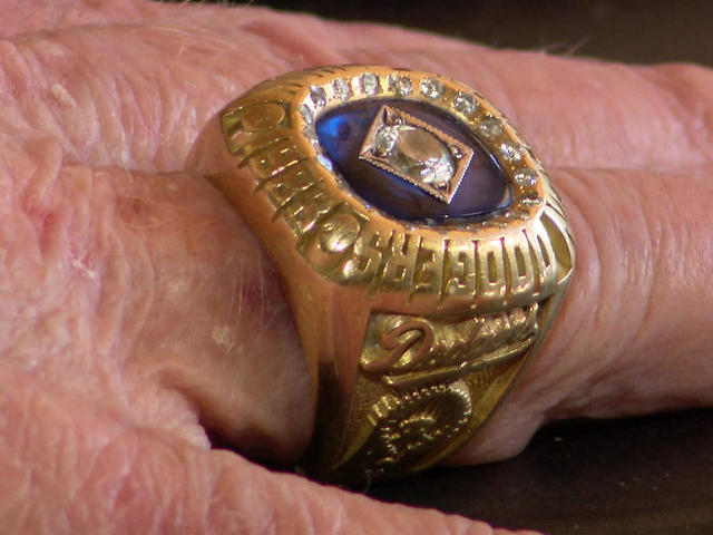 Vin Scully's missing World Series ring – The 10 minutes the world stood  still