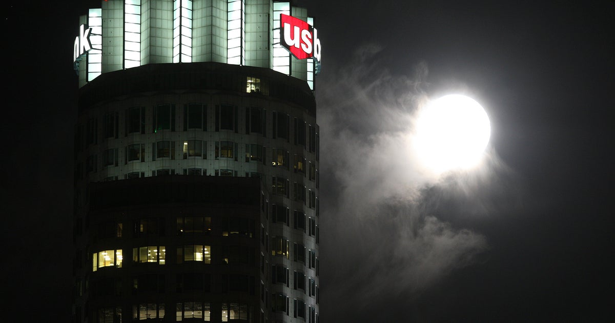US Bank Tower Sold To New York Real Estate Developer For