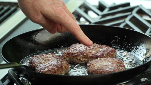 bobby-flay-salisbury-steak-cooked-620.jpg 