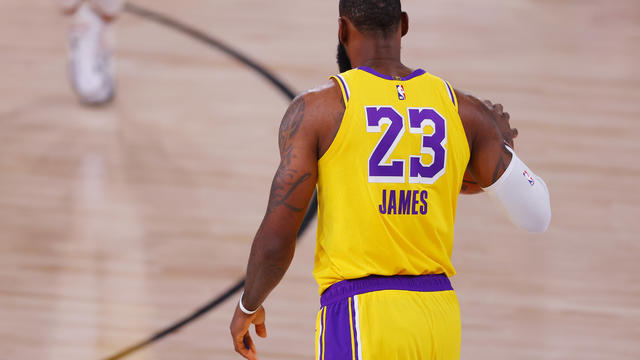 LEBRON-JAMES-WESTERN-CONF-GAME-1-LAKERS.jpg 