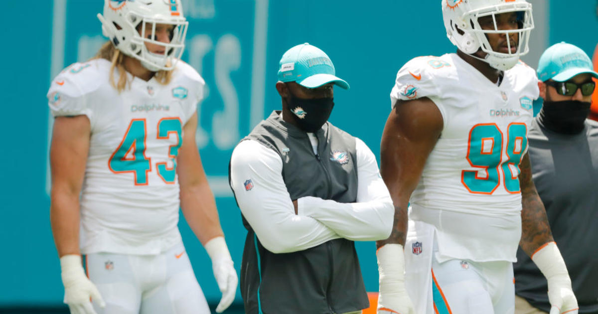 DeVante Parker of the Miami Dolphins catches a touchdown pass against  News Photo - Getty Images