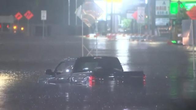 cbsn-fusion-tropical-depression-beta-batters-texas-coast-bringing-flooding-from-houston-to-galveston-thumbnail-552333-640x360.jpg 