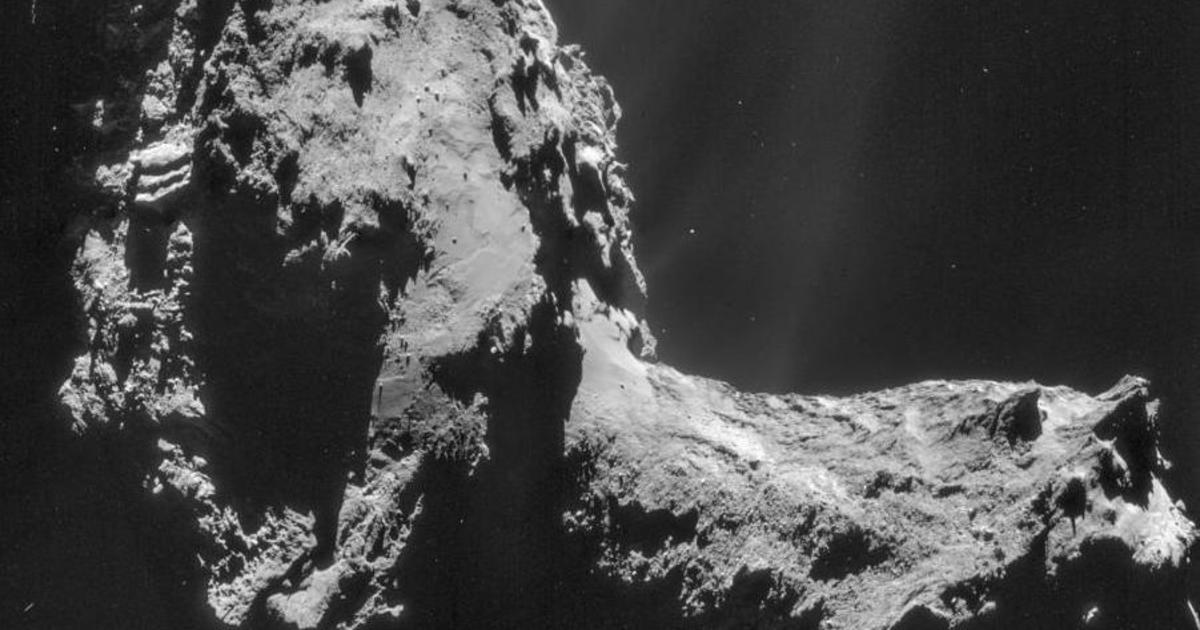 Astronomers find "northern lights" surrounding Rosetta's famous comet for the first time