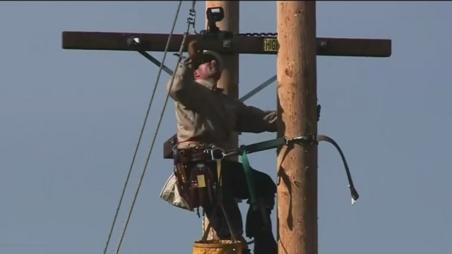 pge-lineman.jpg 