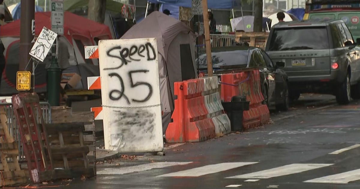 Benjamin Franklin Parkway At 22nd Street Reopens After City, Homeless ...