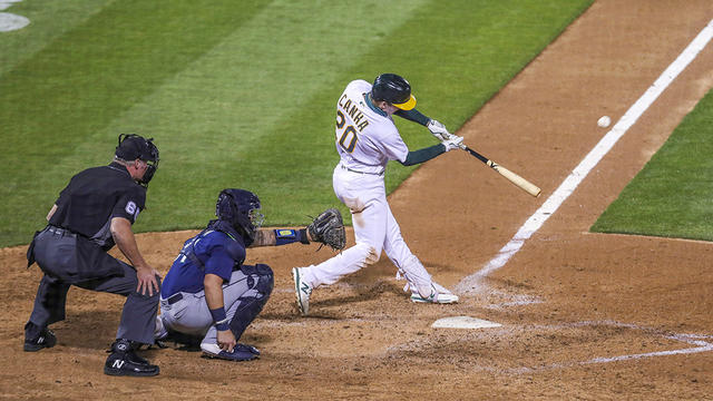 Mark Canha's pinch-hit home run lifts A's past Giants 4-3