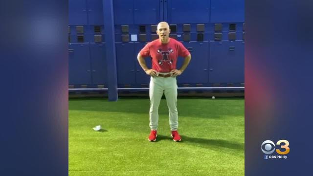 Joe-Girardi-Handstand-For-Brain-Cancer.jpg 