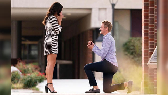 Jake-Guentzel-Engagement.jpg 