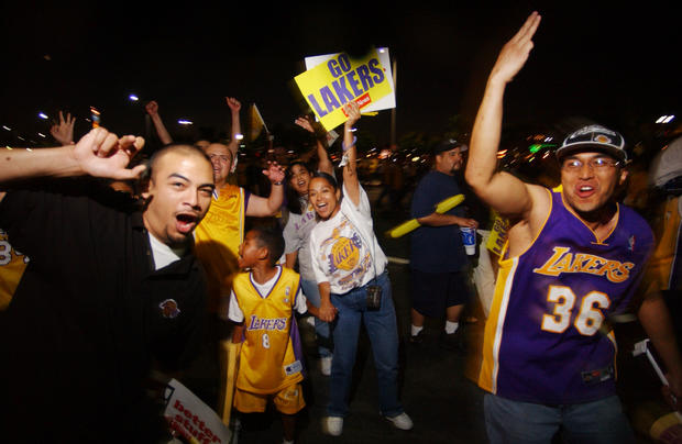 Rowdy Fans Celebrate Lakers 3rd NBA Championship 