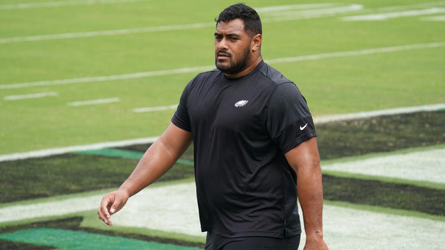 Jordan-Mailata.jpg 