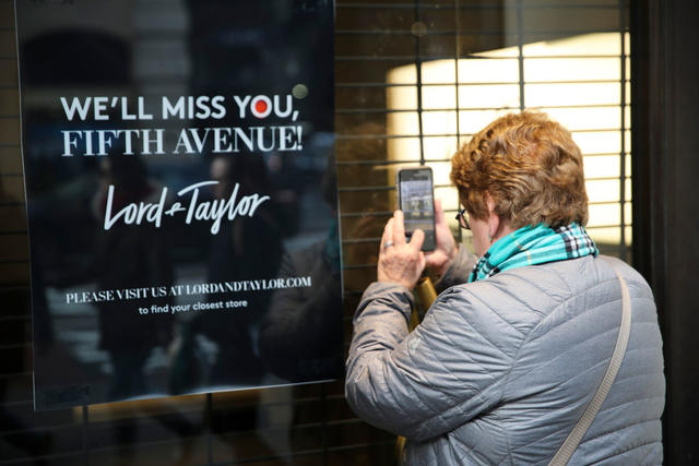 Wal-Mart set to launch Lord & Taylor fashion store online