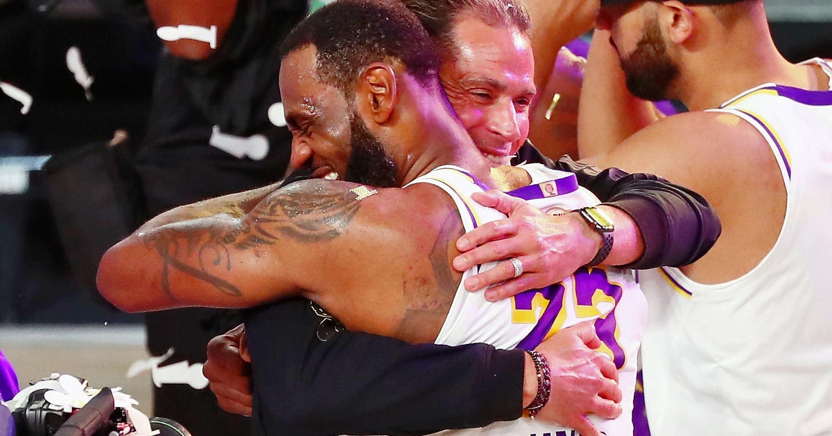 Vanessa Bryant congratulates Los Angeles Lakers after winning NBA