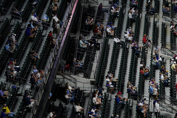 National League Championship Series Game 1: Atlanta Braves v. Los Angeles Dodgers 