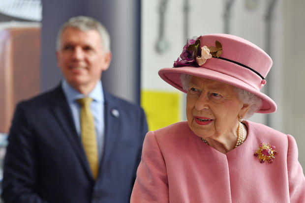 The Queen And Duke Of Cambridge Visit Dstl Porton Down 