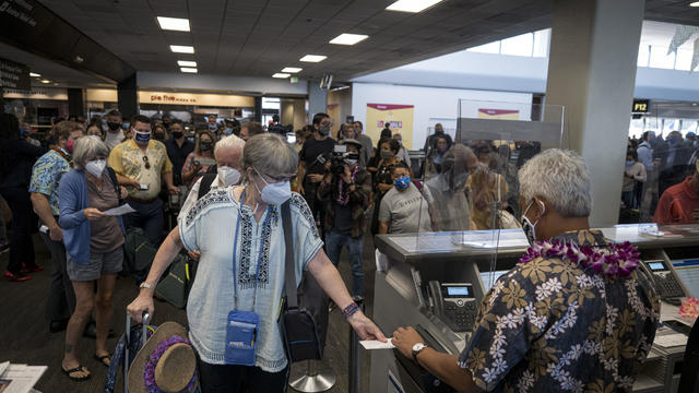 United & Hawaiian Airlines To Offer Hawaii-bound Passengers Rapid Coronavirus Tests 