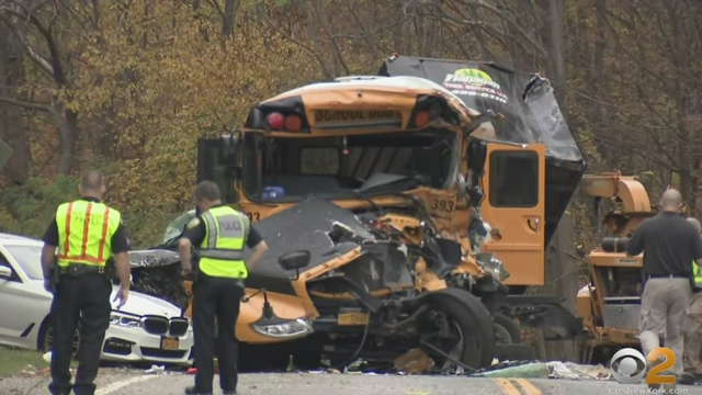 New-Windsor-school-bus-crash-scene.png 