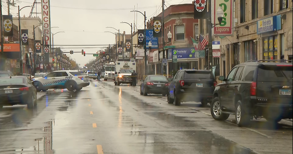 Man Shot By Chicago Police During Chase In Little Village Has Died