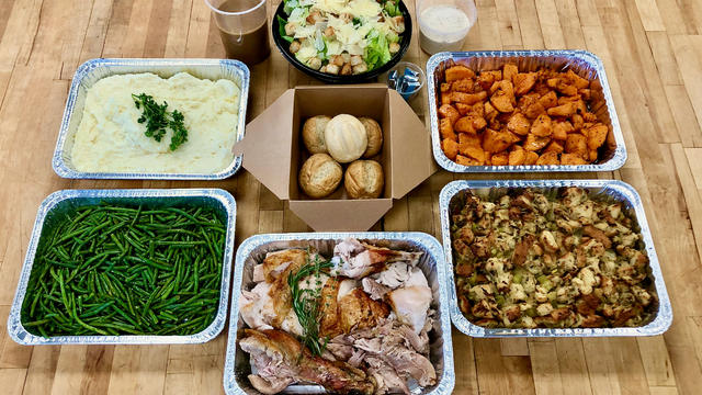 Mason-Jar-Kitchen-Thanksgiving-Dinner.jpg 