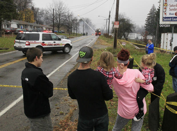 Small plane crashes into Ohio building; at least 9 feared dead 