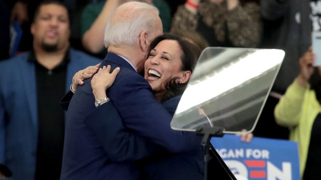 Kamala-Joe-hug.jpg 