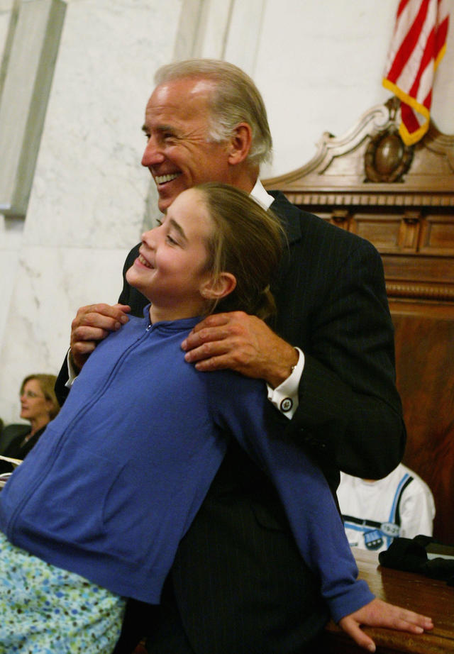 Online Pics Do Not Show Joe Biden Naked with Young Girl