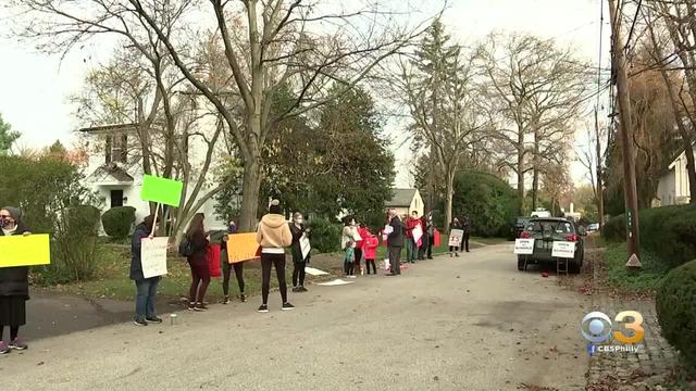 parents-protest-Montgomery-County.jpg 