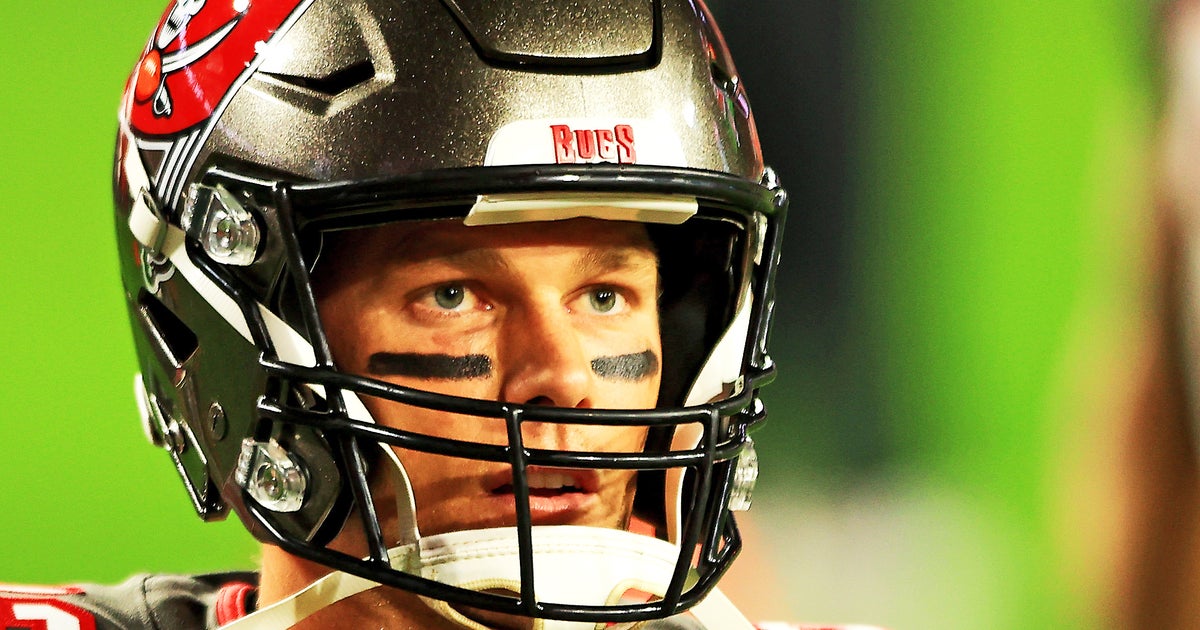 'The Buc Rule' Tom Brady Benefits From Ref's Ruling On Play
