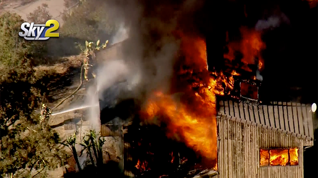 topanga-structure-fire.png 