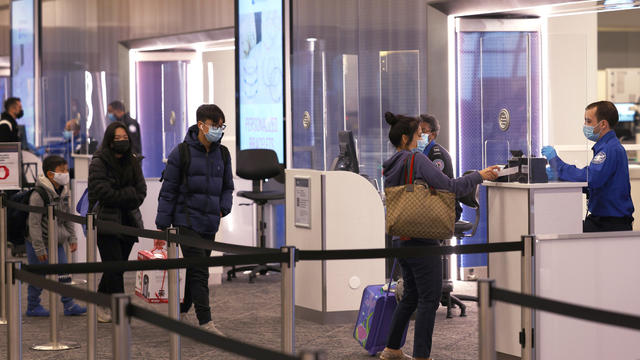 Airports brace for Thanksgiving travel 