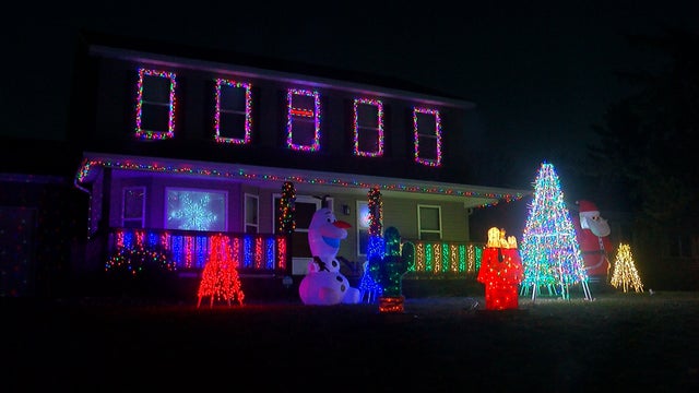 Kolb-Family-Holiday-Light-Display-In-Crystal.jpg 