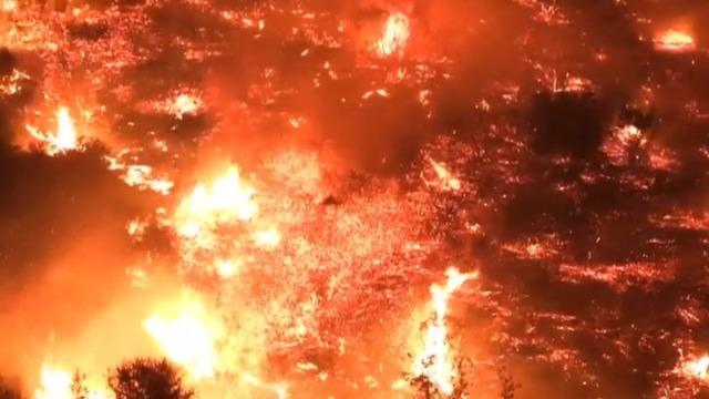cbsn-fusion-strong-winds-fuel-bond-fire-in-southern-california-thumbnail-601565-640x360.jpg 