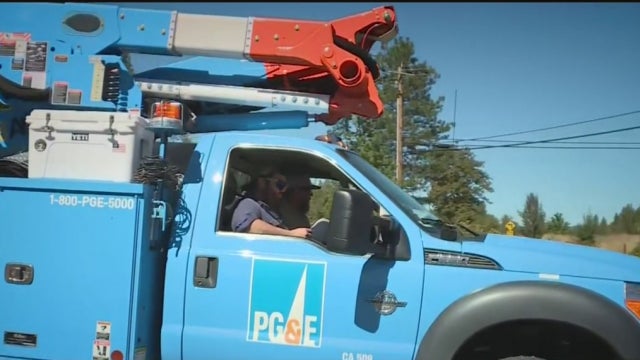 PGE-TRUCK-SIDE.jpg 