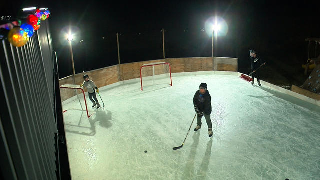 backyard-hockey-rink.jpg 