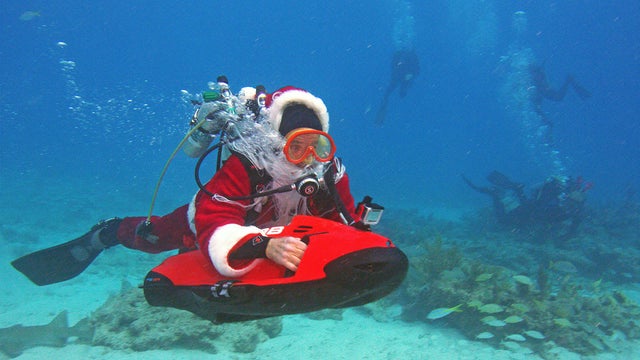 Scuba-Santa.jpg 