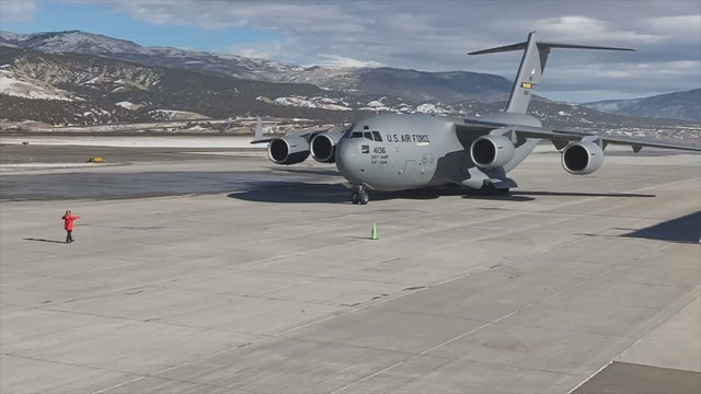 AIRPORT WORKER.transfer_frame_1855 