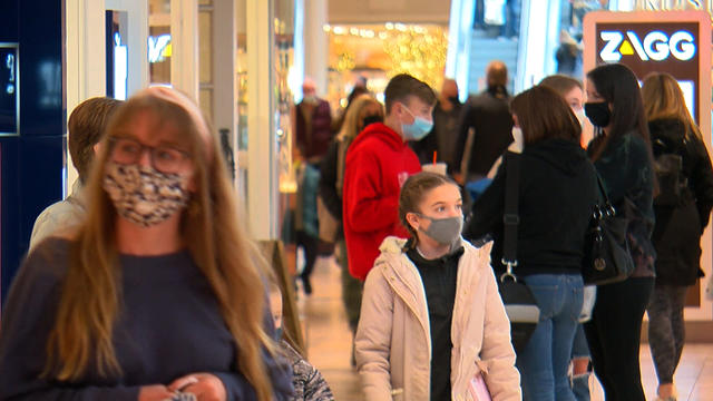 Shoppers-Wearing-Face-Masks.jpg 