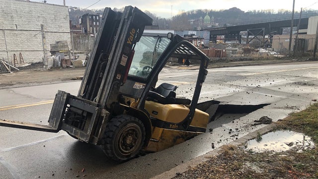 forklift-sinkhole-1.jpg 