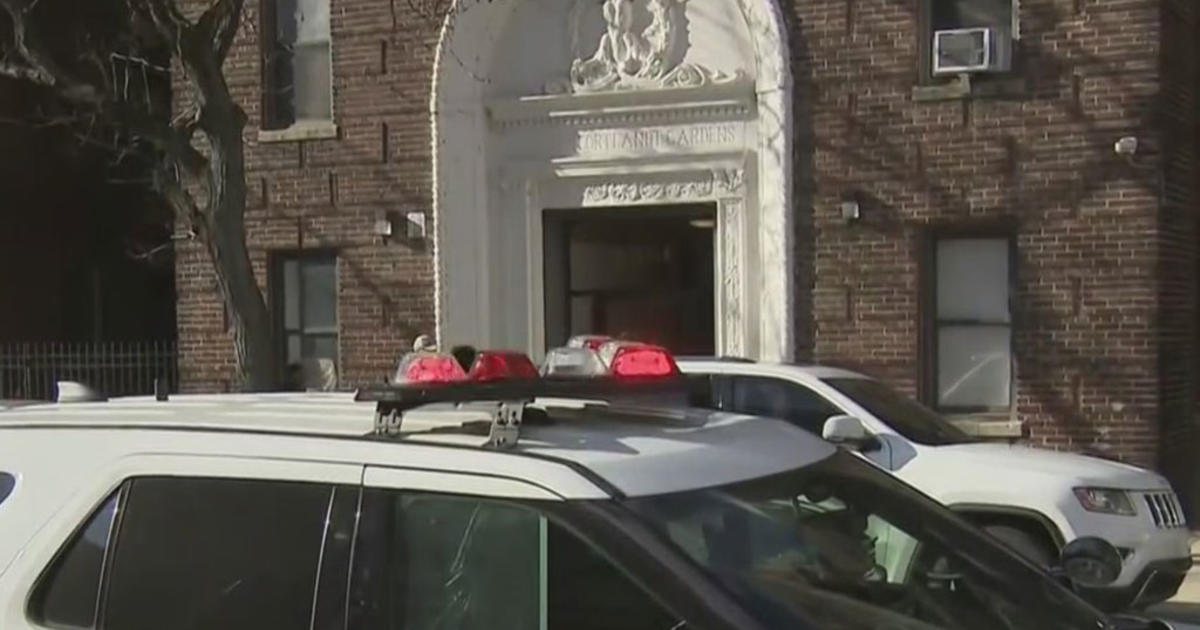 Man Found Fatally Shot Inside Bronx Apartment - CBS New York