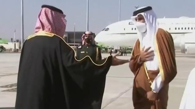 cbsn-fusion-arabian-gulf-leaders-sign-a-declaration-easing-tensions-with-qatar-thumbnail-620579-640x360.jpg 
