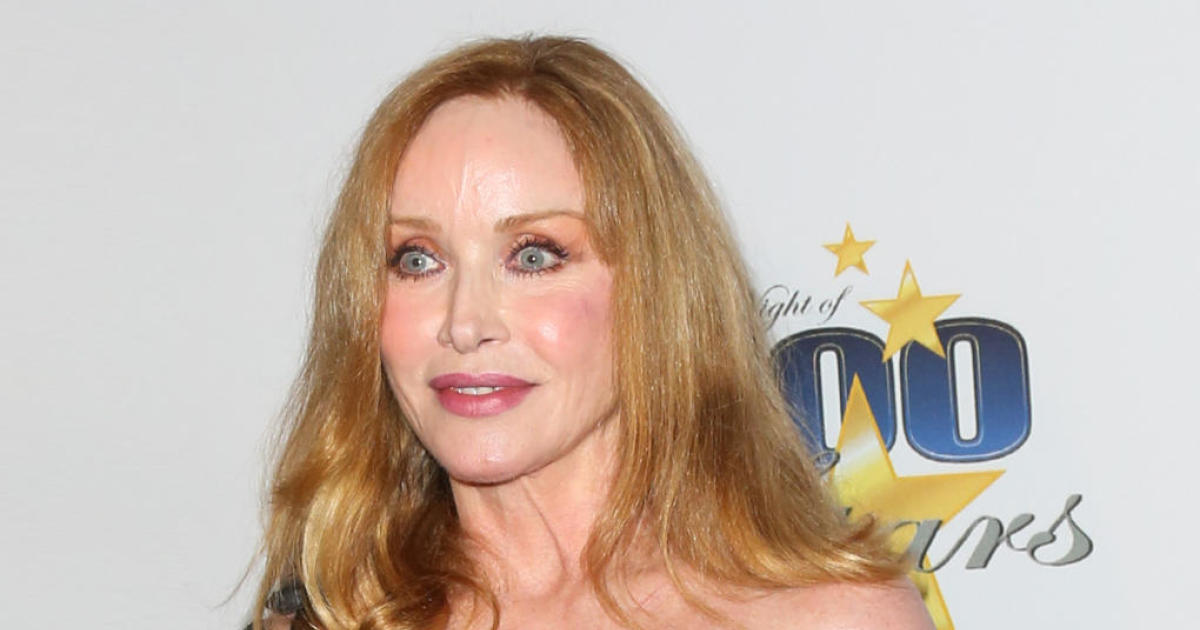 Tanya Roberts Bond Girl And That 70s Show Star Has Died At 65 After Premature Death Report
