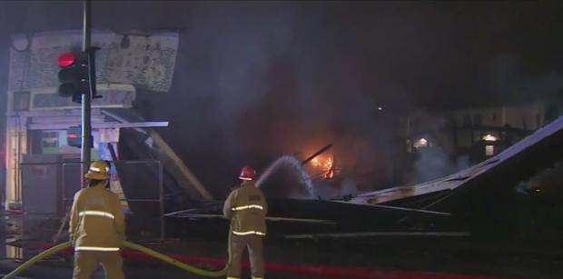 Large Fire Rips Through Commercial Building In Hyde Park Overnight 