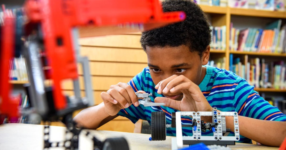 The Learning Must Go On - DISD Takes STEM Expo Virtual For 2021 - CBS Texas